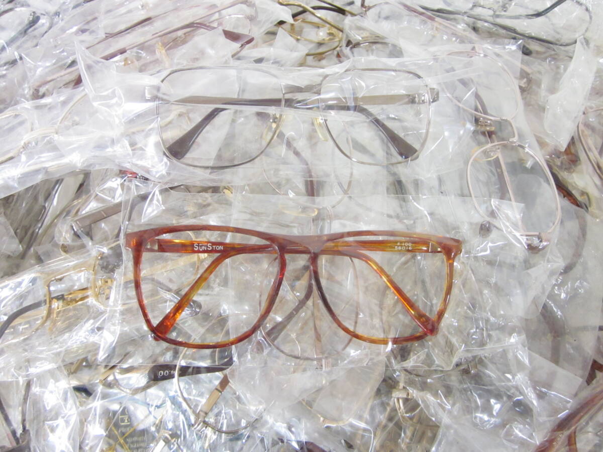 ④ 未使用 メガネフレーム 枠 大量 約340本 まとめてセット 眼鏡店 デッドストック 在庫品 0605101411 _画像7