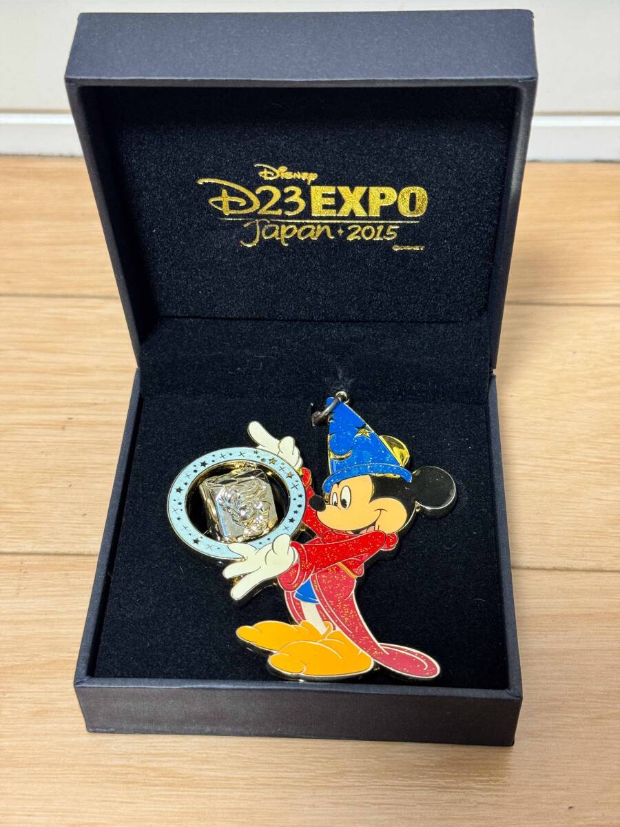 ●○D23 EXPO JAPAN ピンバッジ 2015 ソーサラーミッキー キーホルダー○●_画像1