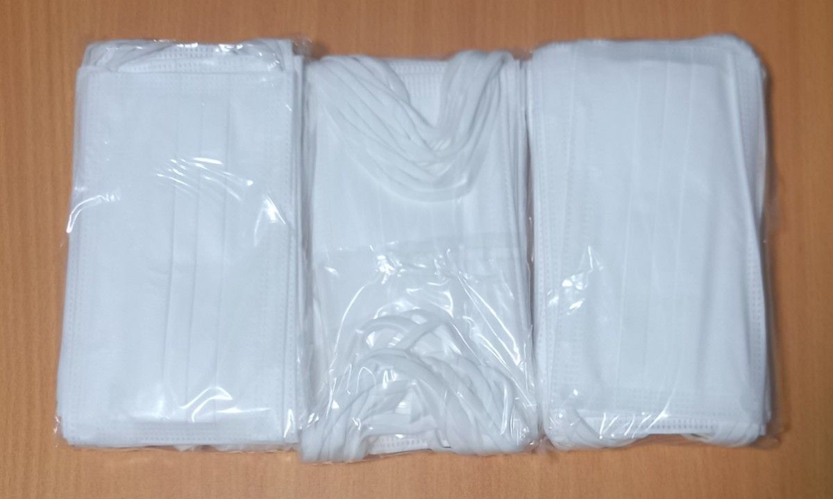 3層構造　不織布マスク　50枚　 プリーツ 　ホワイト　Mサイズ　ふつうサイズ