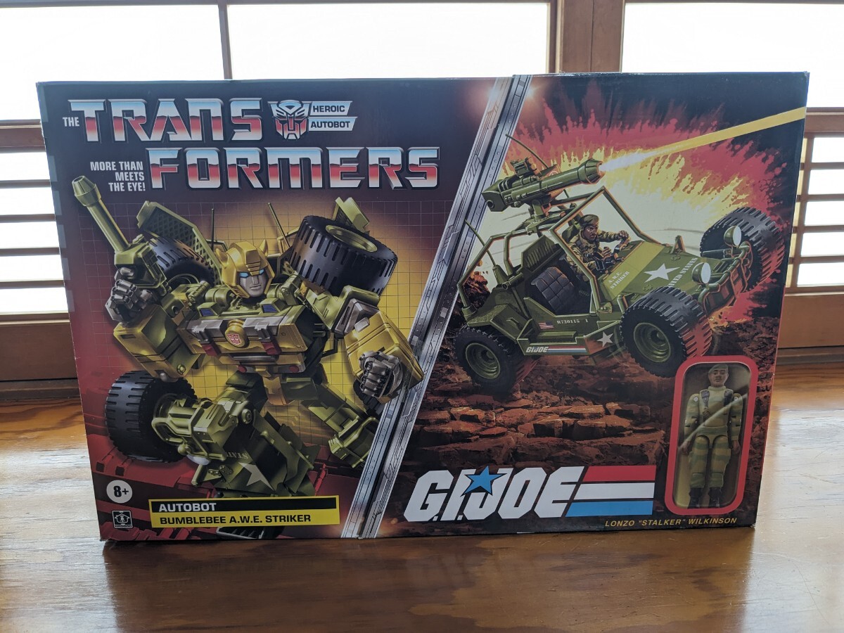 中古　トランスフォーマー　G.I.ジョー　バンブルビー　Transformers Collaborative: G.I. Joe Mash-Up, Bumblebee A.W.E. Striker & Lonzo_画像3