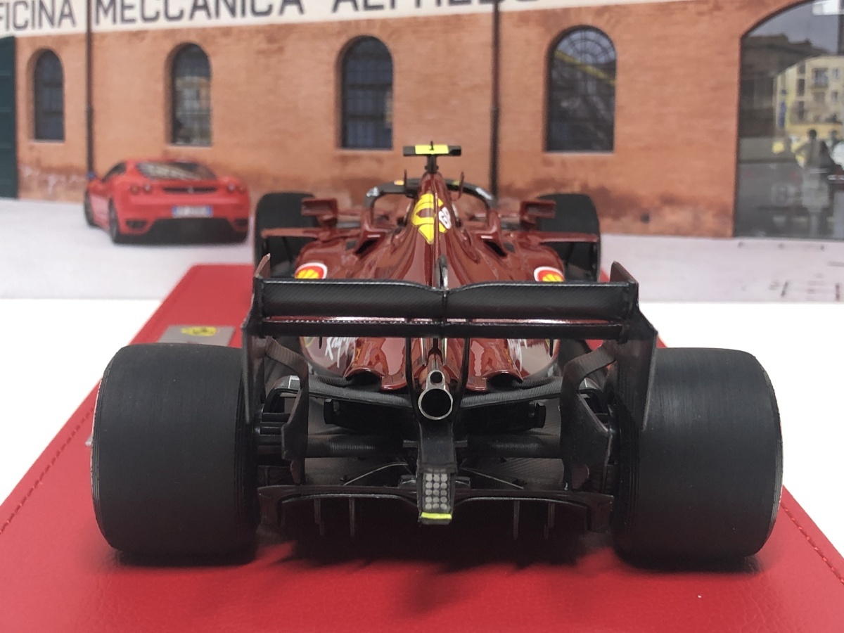 限定版　BBR Diecast 1/18 Ferrari SF1000 Gran Premio della Toscana フェラーリ ダイキャスト製　台座・ケース付　BBR161000DIE-21_画像4