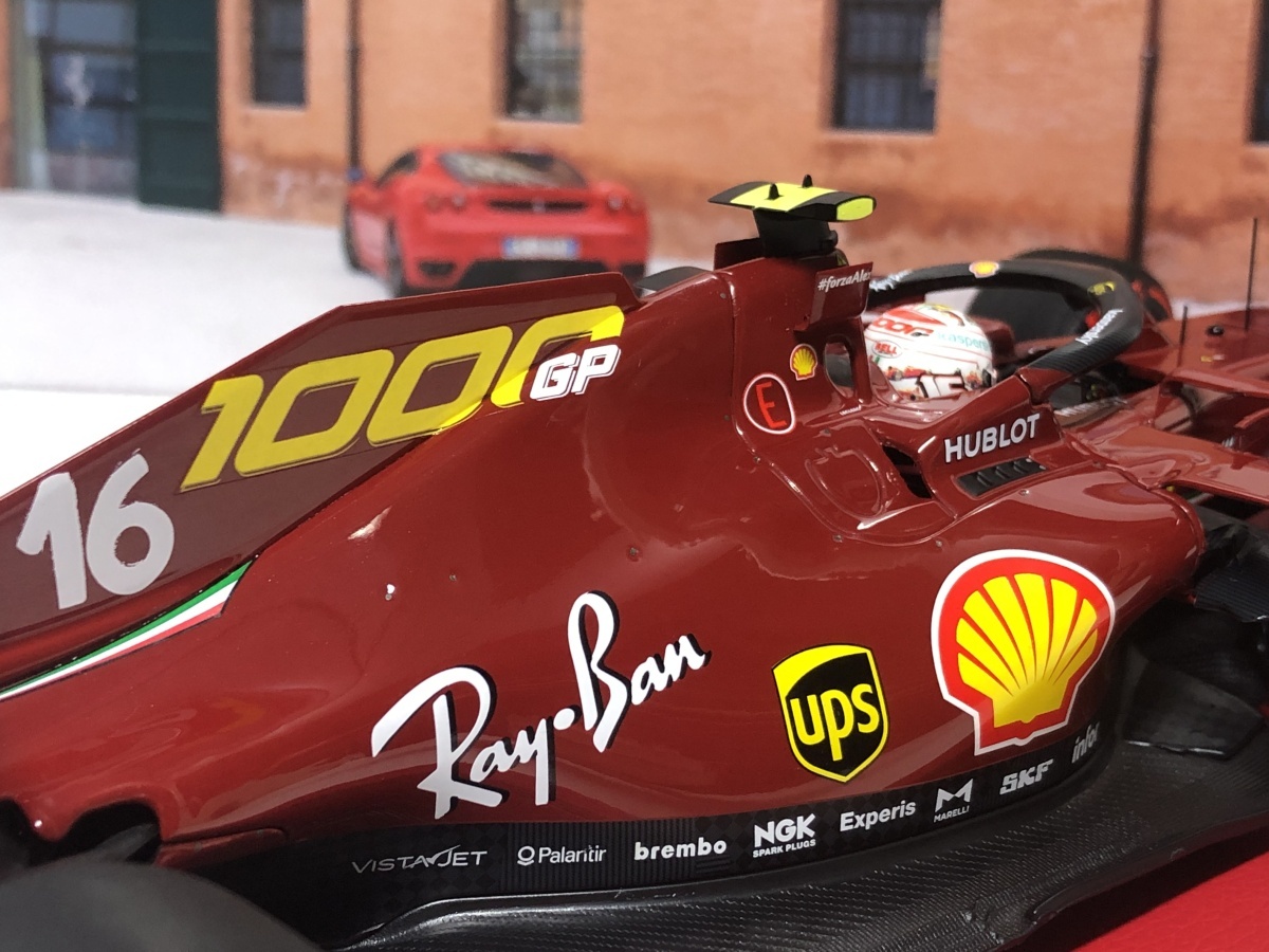 限定版　BBR Diecast 1/18 Ferrari SF1000 Gran Premio della Toscana フェラーリ ダイキャスト製　台座・ケース付　BBR161000DIE-21_画像9