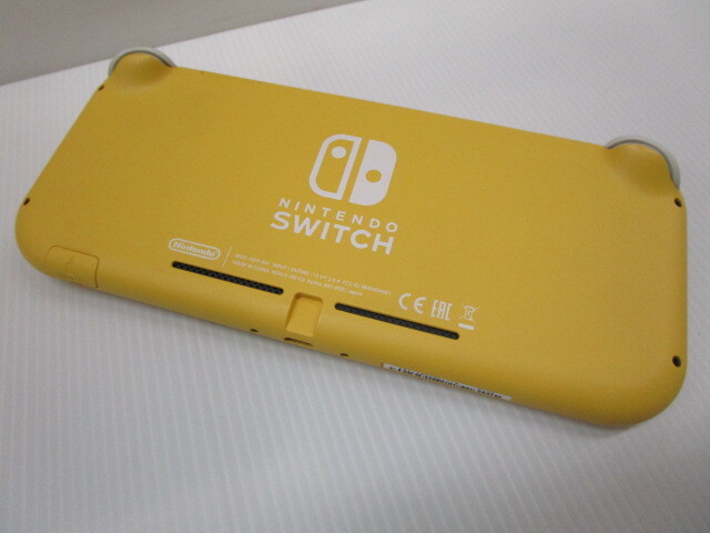 Nintendo Switch Lite ニンテンドースウィッチライト 本体 HDH-001 イエロー ACアダプター付き 初期化済み_画像9