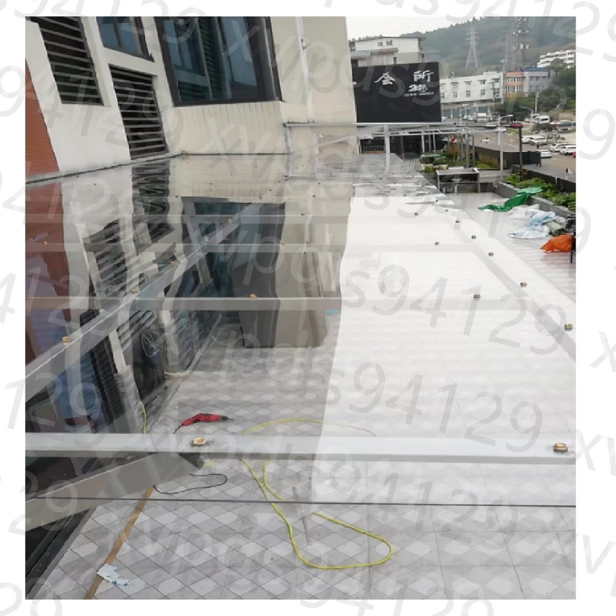 透明アクリル板 ポリカーボネートプラスチックシート 厚さ1.2mmの屋外キャノピーサンパネル 庭の温室用防水PC耐久ボード (1.5x10m)_画像4