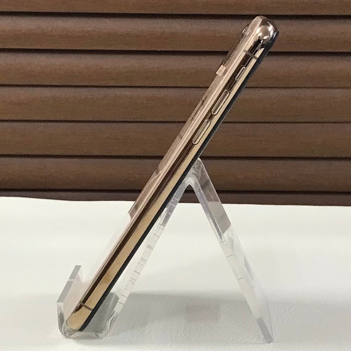 ☆ジャンク/割れ/中古品☆ SoftBank iPhone Xs 64GB MTAY2J/A ゴールド SIMロック解除済み 〇判定_画像5