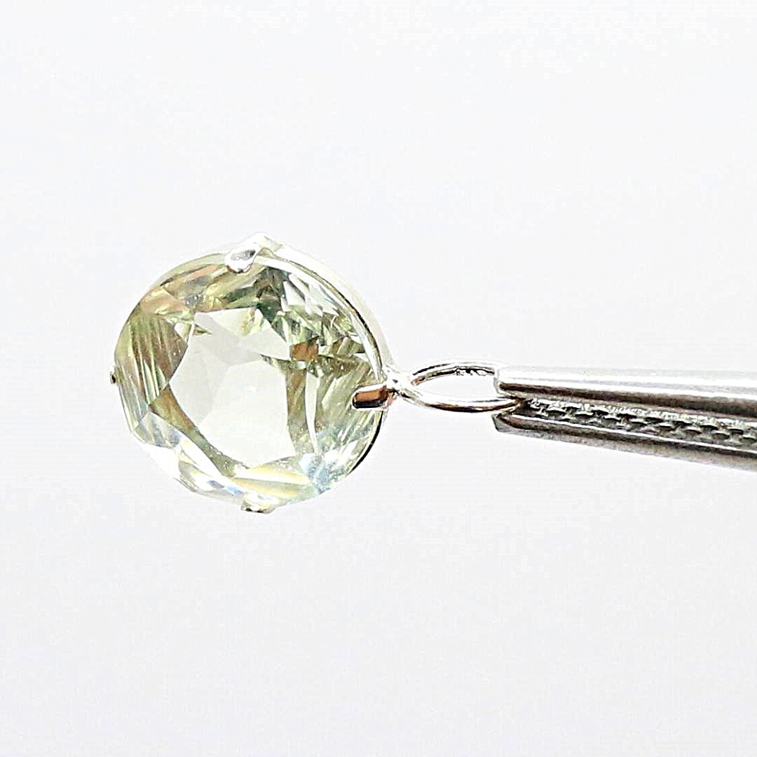  bargain sale 2 carat. unusual green amethyst. special cut K18 pendant top 