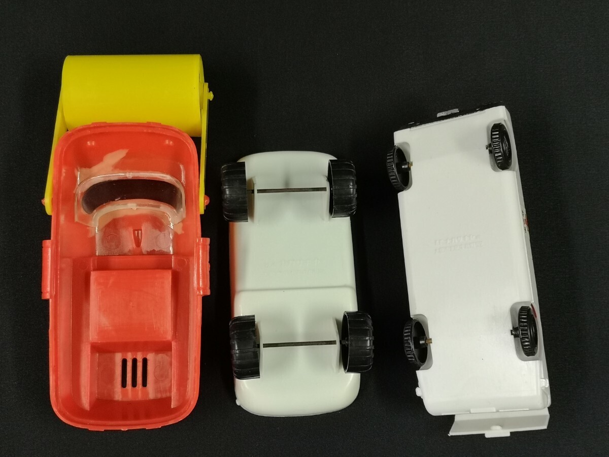 当時物　ナガサキヤ　お菓子 玩具 容器　救急車&ローラーカー　2個まとめて　1970年代　子供用玩具　プラカー　レトロ　食玩　おまけ_画像7