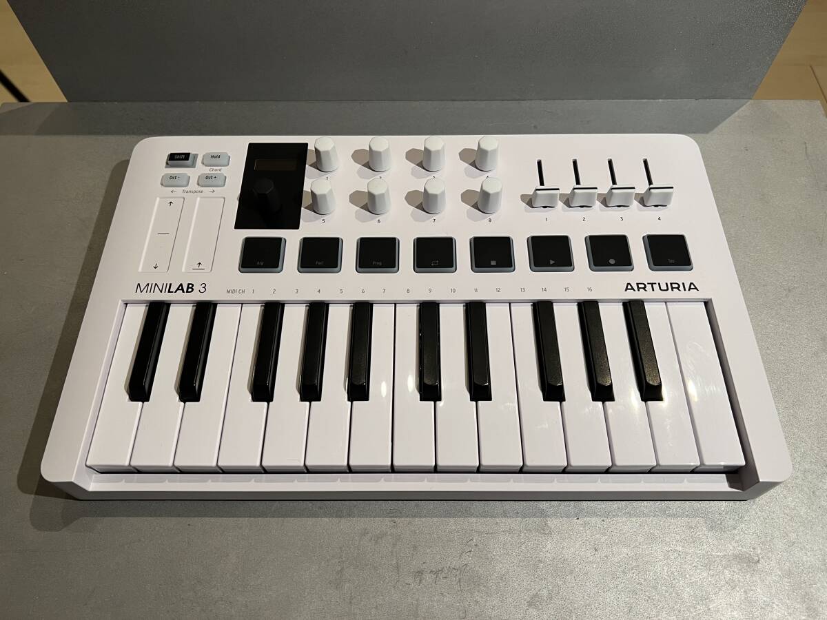 ARTRIA MIniLab 3a- Tria MIDI клавиатура * контроллер белый 