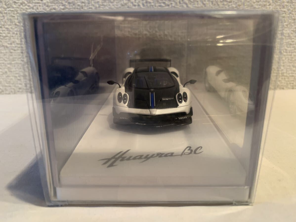 ◆新品！ケース未開封！TSM製 1/43 Pagani Huayra BC / パガーニ ウァイラBC マットホワイト & カーボン & ブルーストライプ _画像8