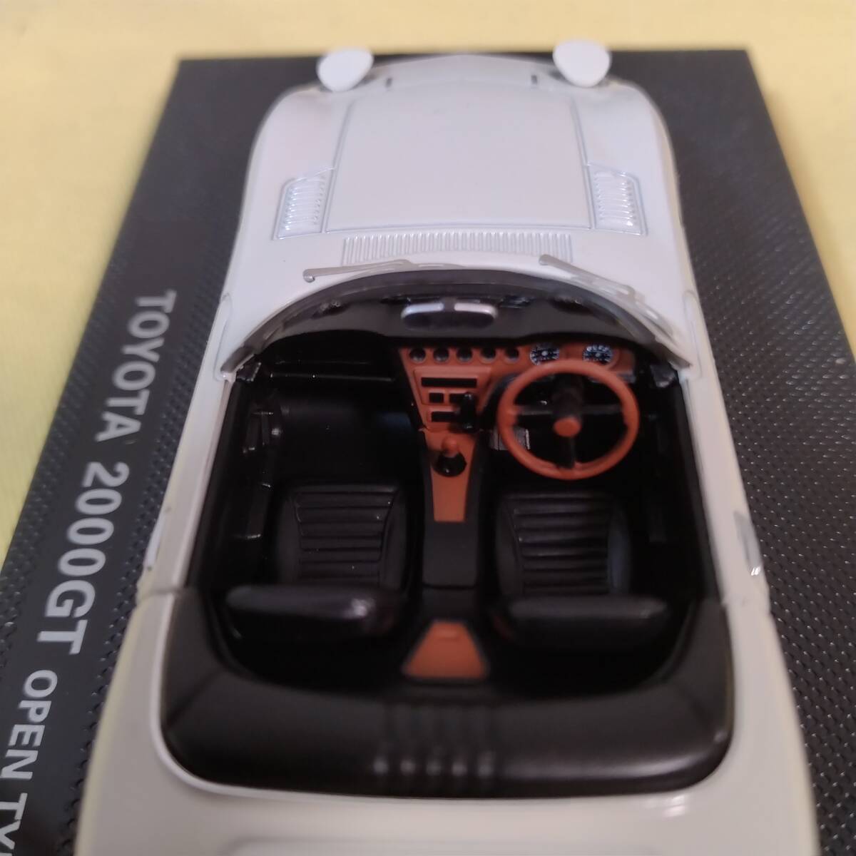 トミカ エブロ トヨタ2000GT オープンタイプ 1/43スケールの画像5