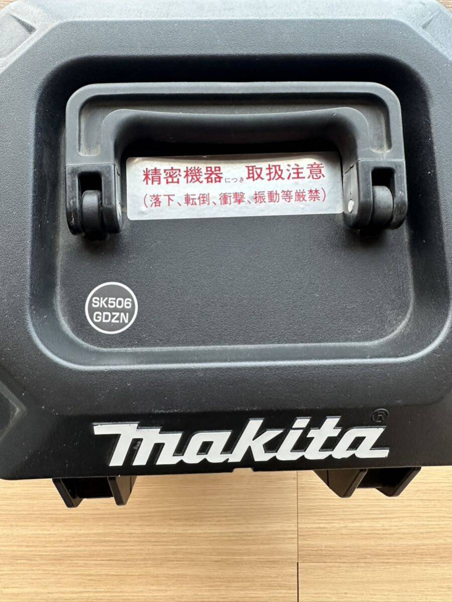 makita マキタ 充電式 屋内/屋外兼用墨出し器 SK506GDN フルライン 追尾 10.8V 受光器 ケース付 グリーンレーザー レーザー墨出し器_画像10