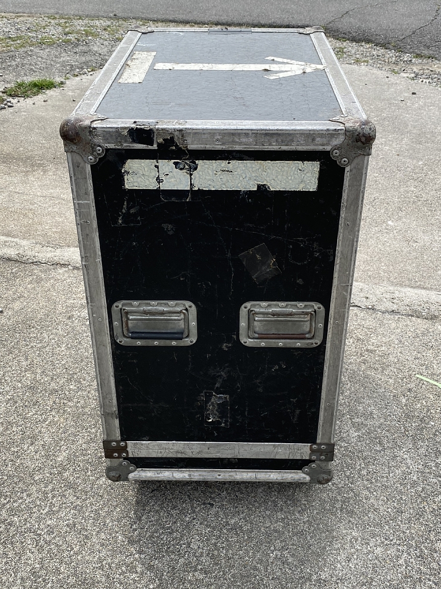 IK125 Manufacturers unknown amplifier cabinet hard case 785×770×480
