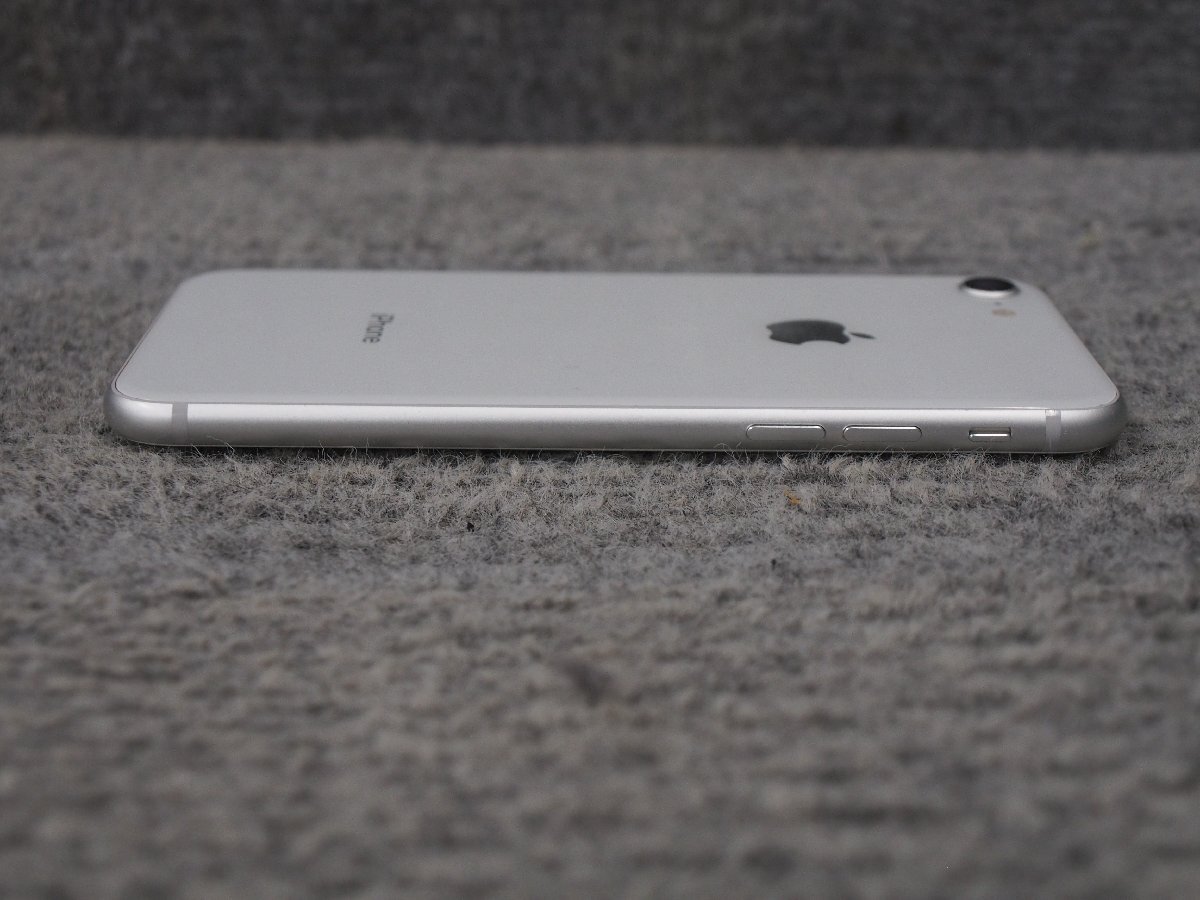 Apple iPhone8 MQ792J/A A1906 docomo 64GB バッテリー93% 画面小割れ 動作品 中古 D50405_画像10