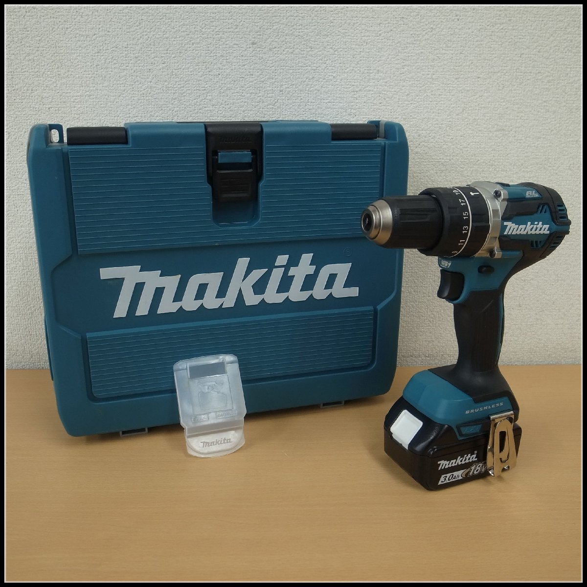 5178T　makita マキタ　充電式電動ドライバドリル　HP484D　バッテリ 18V 3.0Ah BL1830B 1個/ケース 付き　動作確認済み　美品_画像1