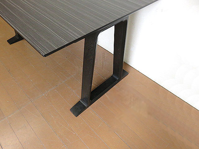 モデルルーム展示品　karimoku/カリモク ダイニングテーブル「DA4980　ZW」 　食卓テーブル/4人用/スタイリッシュ/モダン_画像5