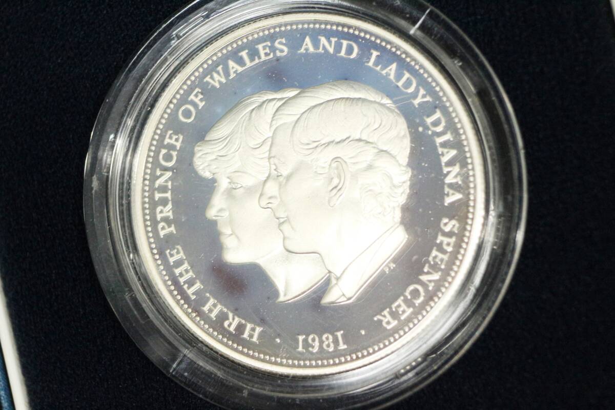 1981年　チャールズ皇太子 ダイアナ妃 御成婚記念 銀貨 プルーフコイン Royal Mint 元ケース付き　_画像1