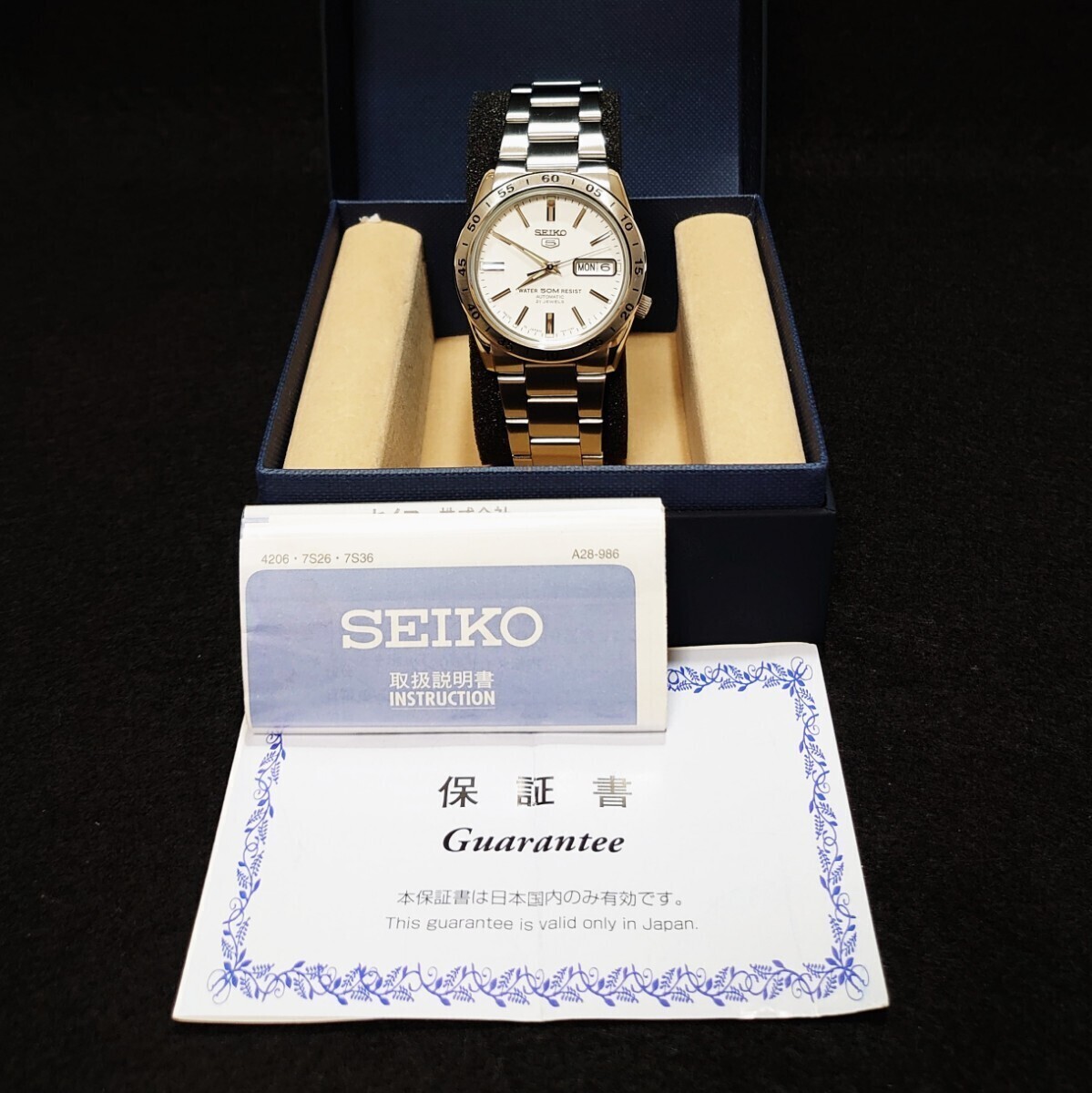 超美品 SEIKO 5 セイコー ファイブ メンズ 自動巻き 腕時計 ホワイト 白文字盤 60分ベゼル AUTOMATIC 7S26-02T0 デイテイト 裏スケ 日本製の画像2