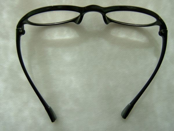 小型拡大鏡メガネ　1.6倍　黒　こめかみにフィットし耳が痛くならない　拡大鏡_画像3