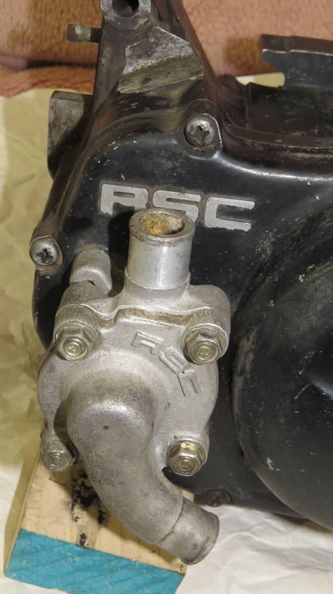 RSC MT125R の 水冷用 （オプション） エンジン腰下 中古品 希少 レース サーキット GP125 レーサー_画像2