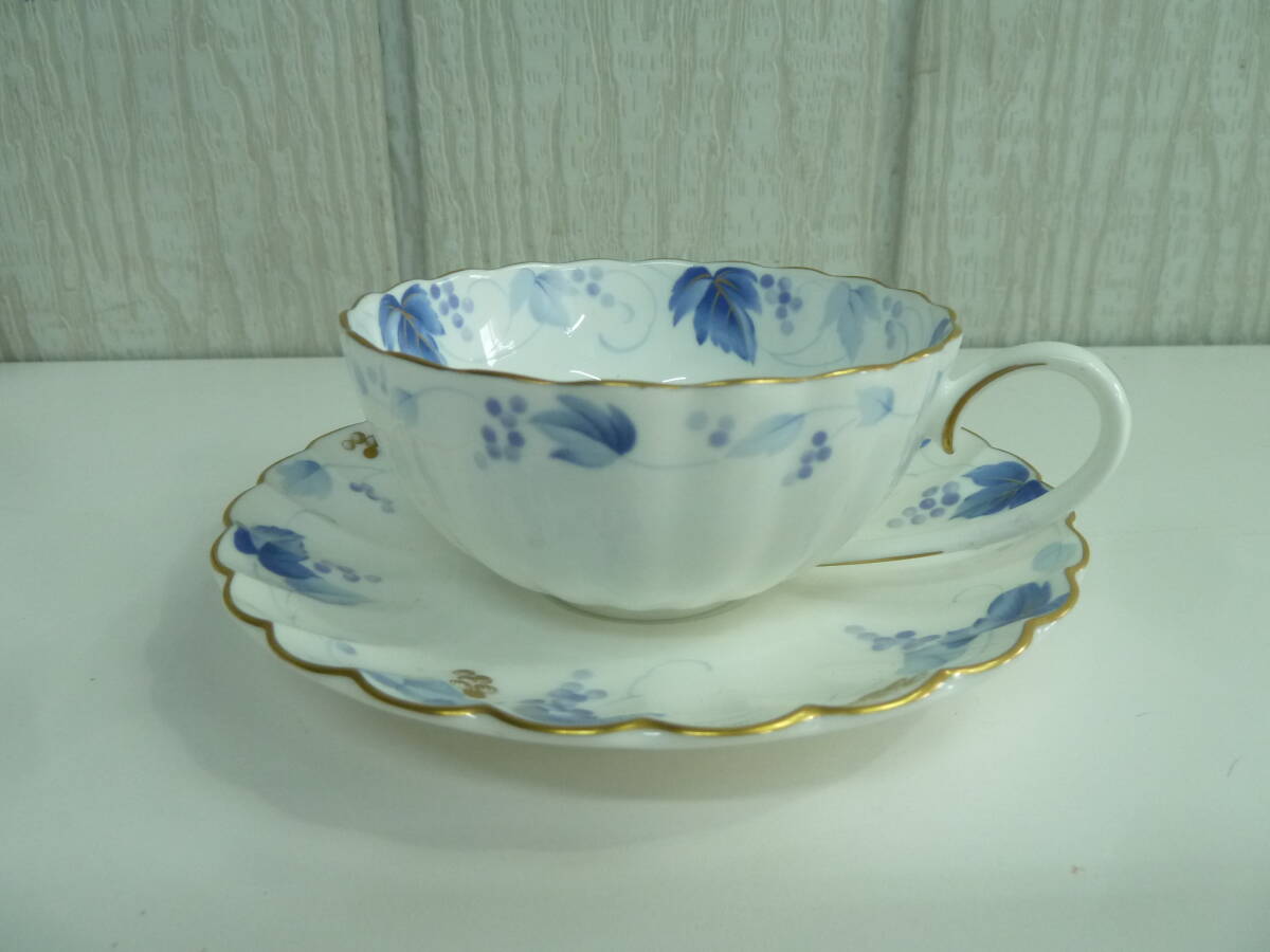 ＃ NIKKO ニッコ－ FINE BONE CHINA カップ＆ソーサー 5客セット 花柄 ぶどう 洋食器 _画像3