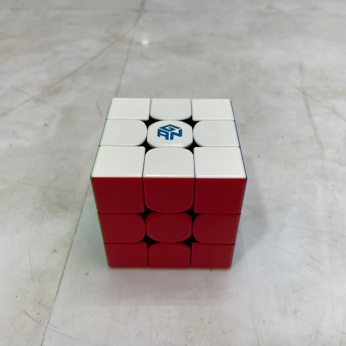 ♭R♭ 美品 GAN 356M スピードキューブ ルービックキューブ 中古品 競技用 磁石搭載 脳トレ 知育玩具 立体パズル ♭J-240542_画像2