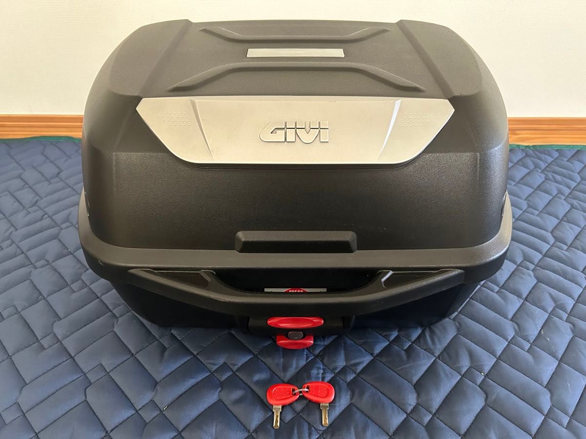 GIVI リアボックス　E43NTLD