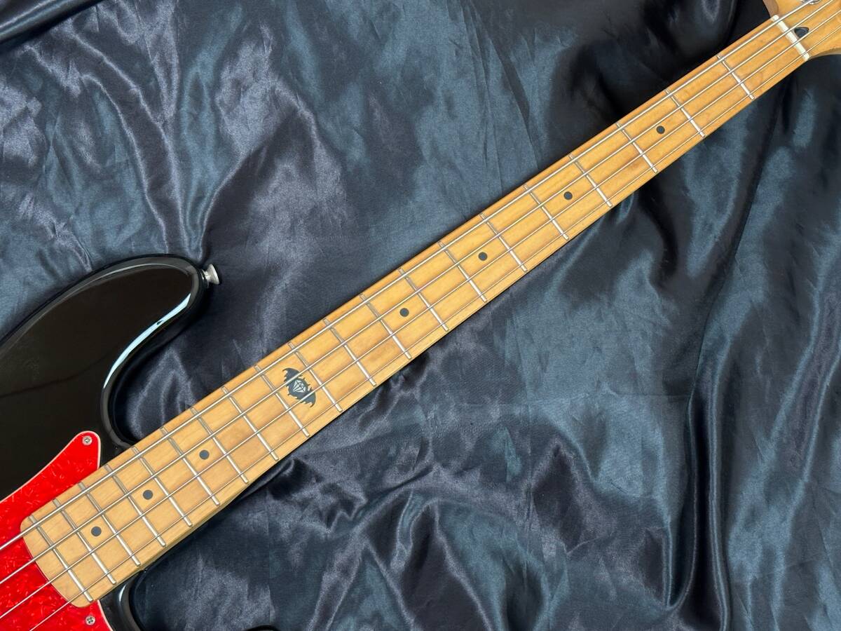 Squier by Fender Pete Wentz Precision Bass