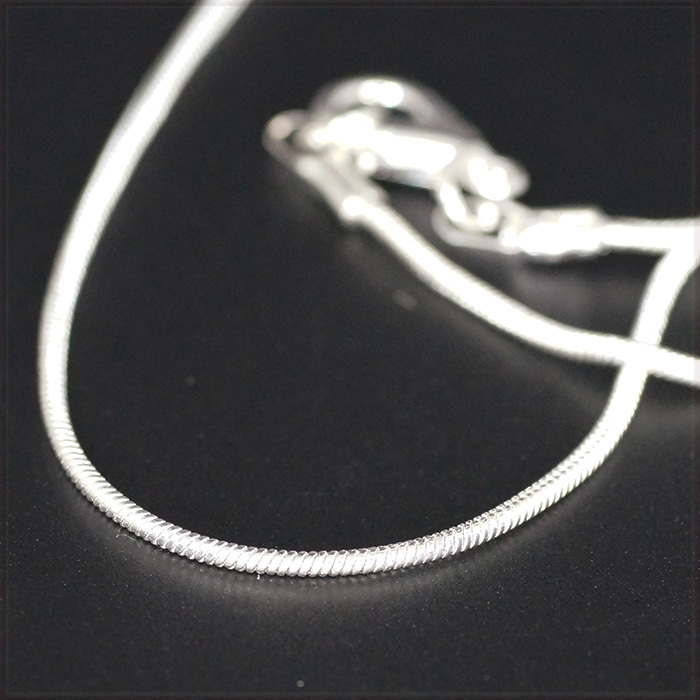 [NECKLACE] SILVER SLIM SNAKE CHAIN シルバー スリム シンプル ラウンド スネーク チェーン ネックレス φ1x590mm (5g) 【送料無料】_画像2