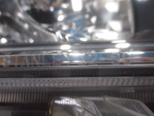 トヨタ　RAV4　MXAA52/MXAA54　前期　右ライト/右ヘッドライト　LED　純正　ラヴ4/ラブ4　STANLEY　42-90　【E】　245128_画像4