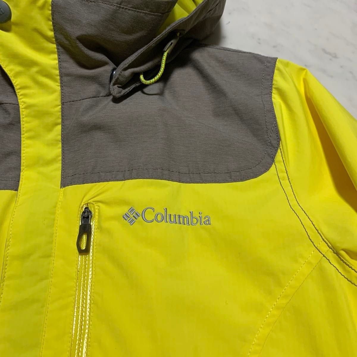 美品　Mサイズ Columbia コロンビア　マウンテンパーカー　イエロー　