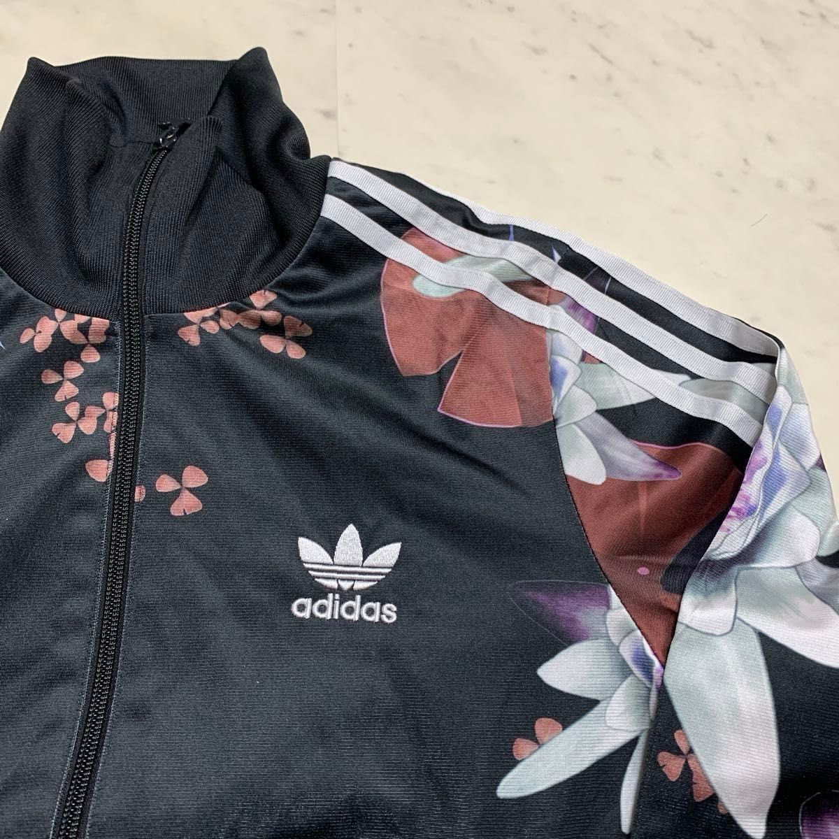 adidas originals アディダス　オリジナルスレディース　綺麗な花柄　ジャージ　トラックジャケット　トレフォイル　90