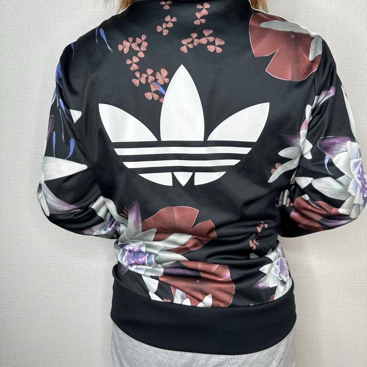 adidas originals アディダス オリジナルスレディース 綺麗な花 adidas originals アディダス オリジナルスレディース 綺麗な花