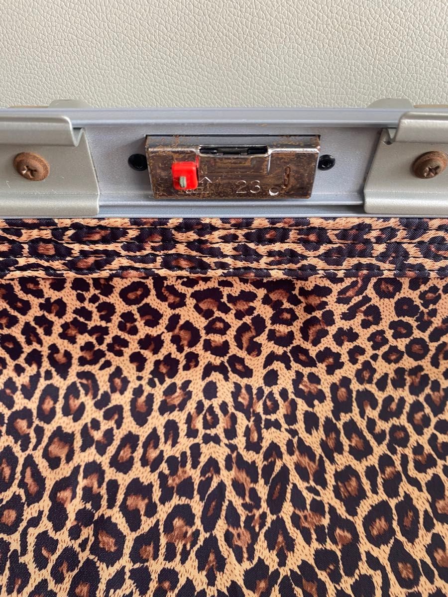スーツケース キャリーケース キャリケース 旅行用　豹柄　OSHIMA製　