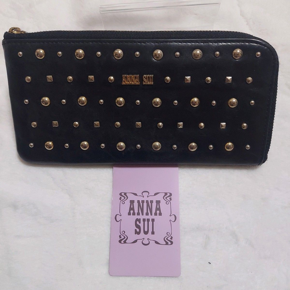 最終値下げ 美品 アナスイ ANNA SUIレザースタッズラウンド 最終値下げ 美品 アナスイ ANNA SUIレザースタッズラウンド