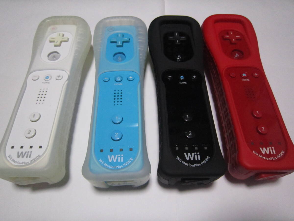 Wii リモコン モーションプラス シリコンカバー付 4個 白 黒 水色 赤色 ＋ ヌンチャク 2個 赤 黒 ストラップ 動作確認済 同梱歓迎_画像2