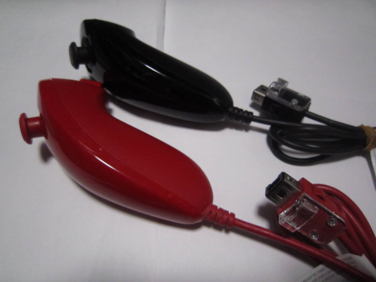 Wii リモコン モーションプラス シリコンカバー付 4個 白 黒 水色 赤色 ＋ ヌンチャク 2個 赤 黒 ストラップ 動作確認済 同梱歓迎_画像4