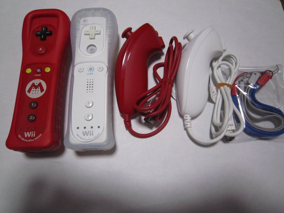 Wii リモコン モーションプラス 2個 シリコンカバー付 白 マリオ ＋ ヌンチャク 2個 赤 白 ストラップ 動作確認済_画像1