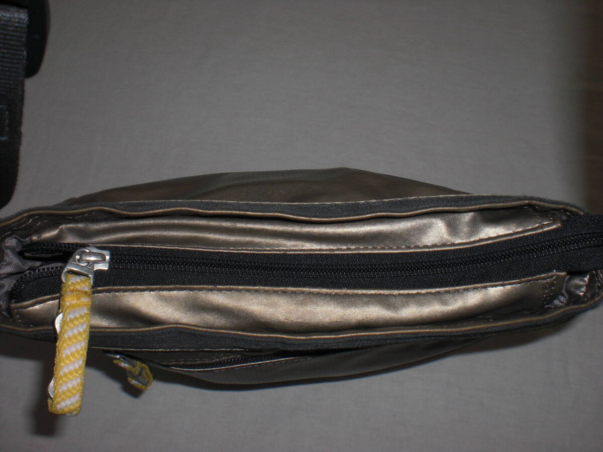  Adidas * Gold × black shoulder bag man and woman use USED