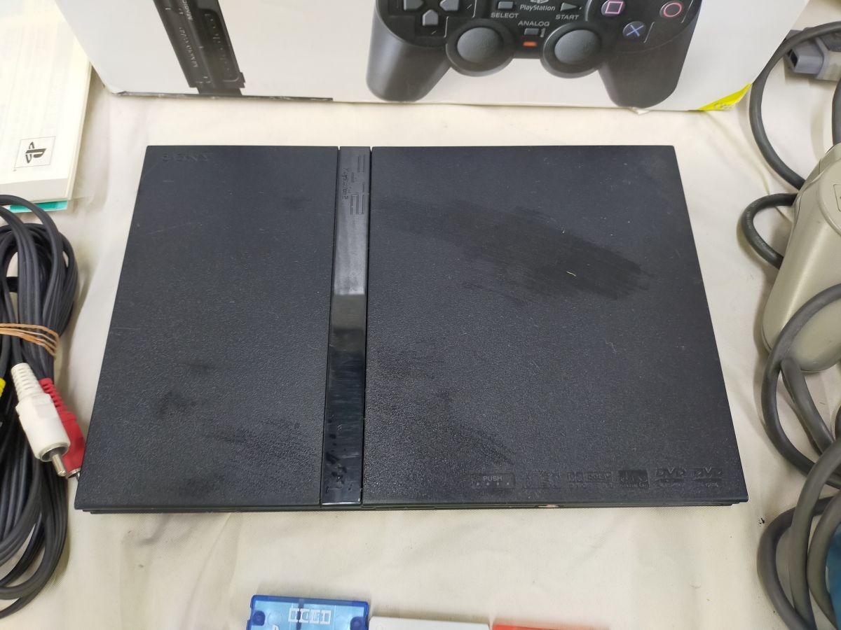 FG825 【動作可能】SONY ソニー PlayStation2 PS2 本体 SCPH-70000 薄型 プレステ2 コントローラー メモリーカード3枚 grand theft auto_画像3