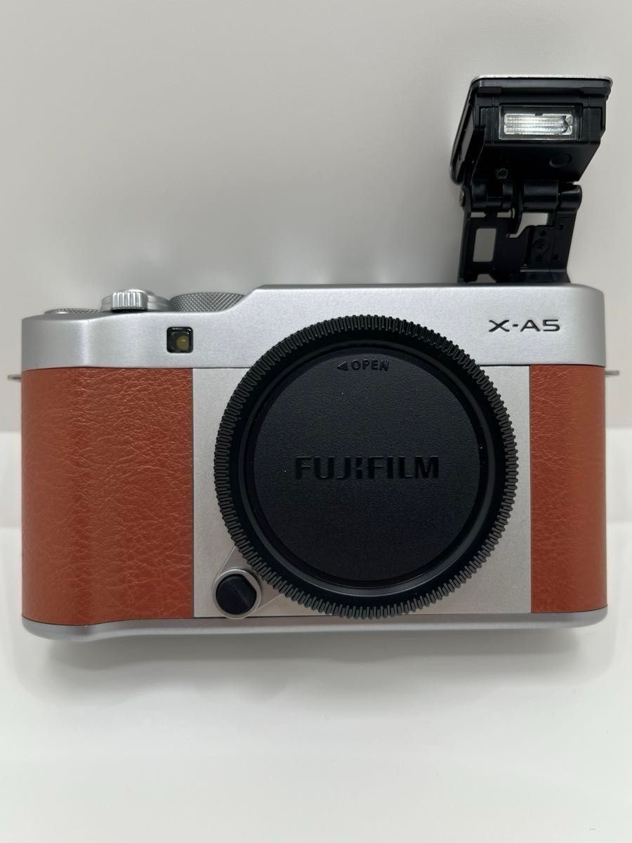 【美品】FUJIFILM X-A5 ボディ （ブラウン）　バッテリー＆充電器おまけつき