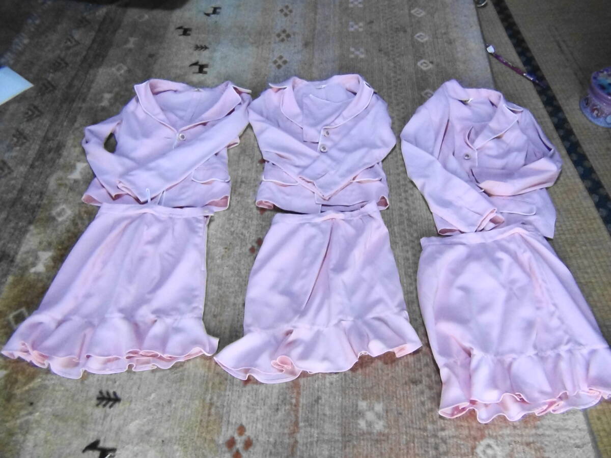 コスプレ 制服 コンパニオン スーツ 実際に使用されてた服 3着まとめて ピンク色 桃色 動作未チェック 中古品 現状品の画像1