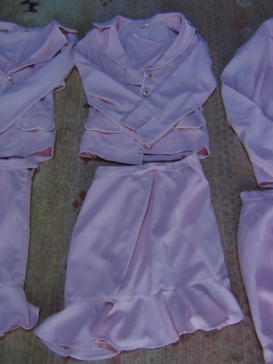 コスプレ 制服 コンパニオン スーツ 実際に使用されてた服 3着まとめて ピンク色 桃色 動作未チェック 中古品 現状品の画像3