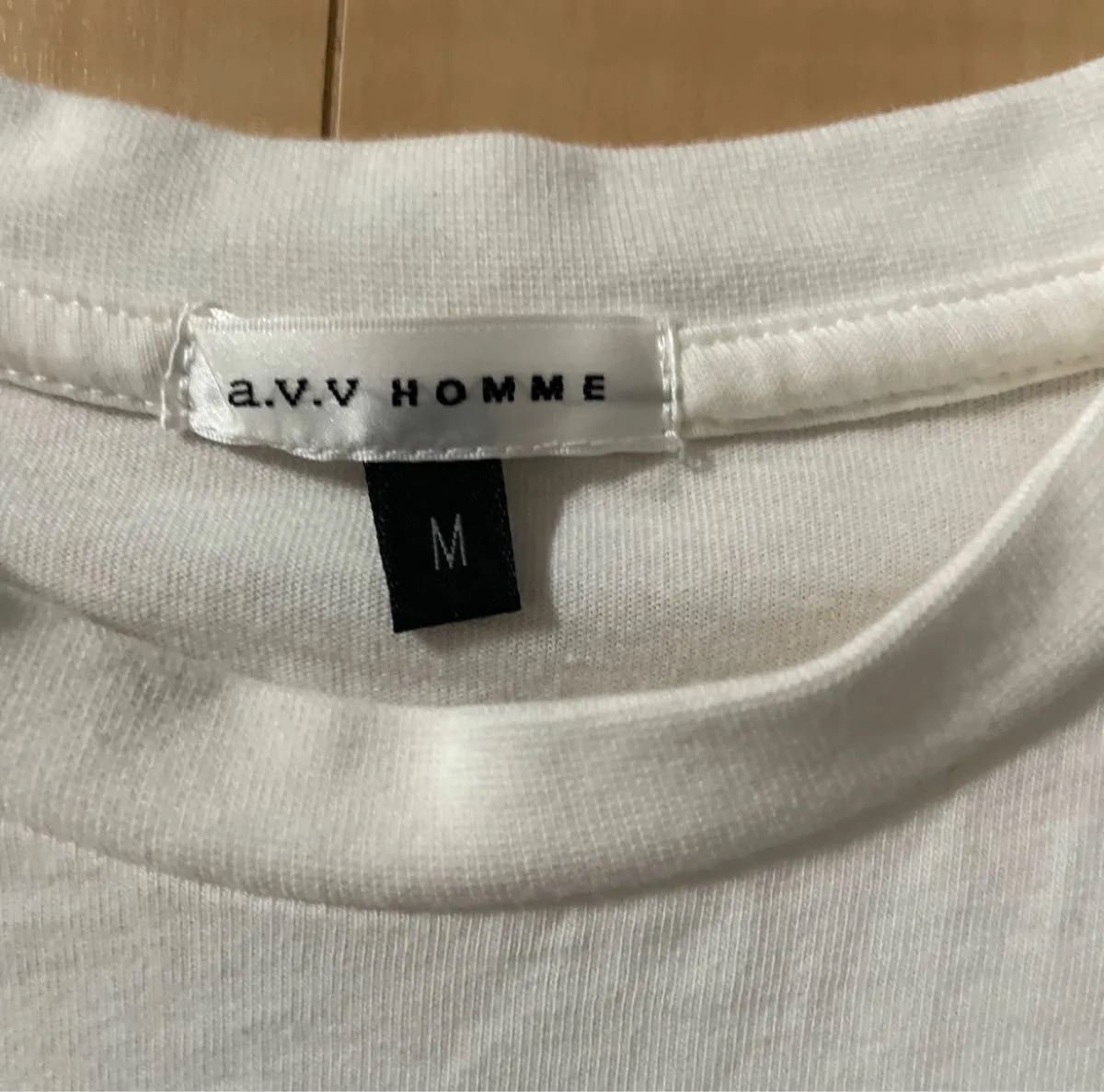 a.v.v HOMME ポケット付き　クルーネック　半袖　Tシャツ　カットソー　 ホワイト　メンズ　ワンポイント　M