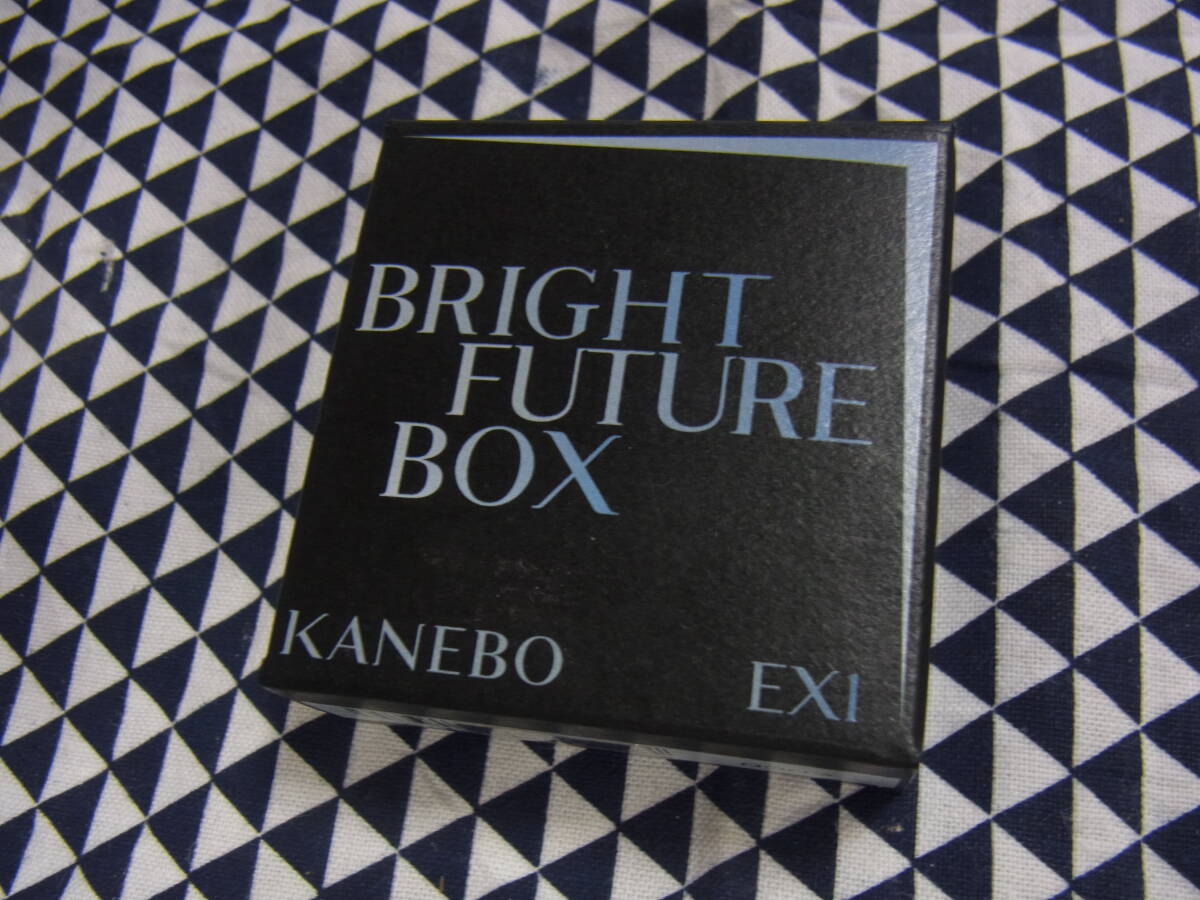 即決♪ KANEBO/カネボウ ブライトフューチャーボックス EX1〈アイシャドウ・チーク〉1.4g_画像1