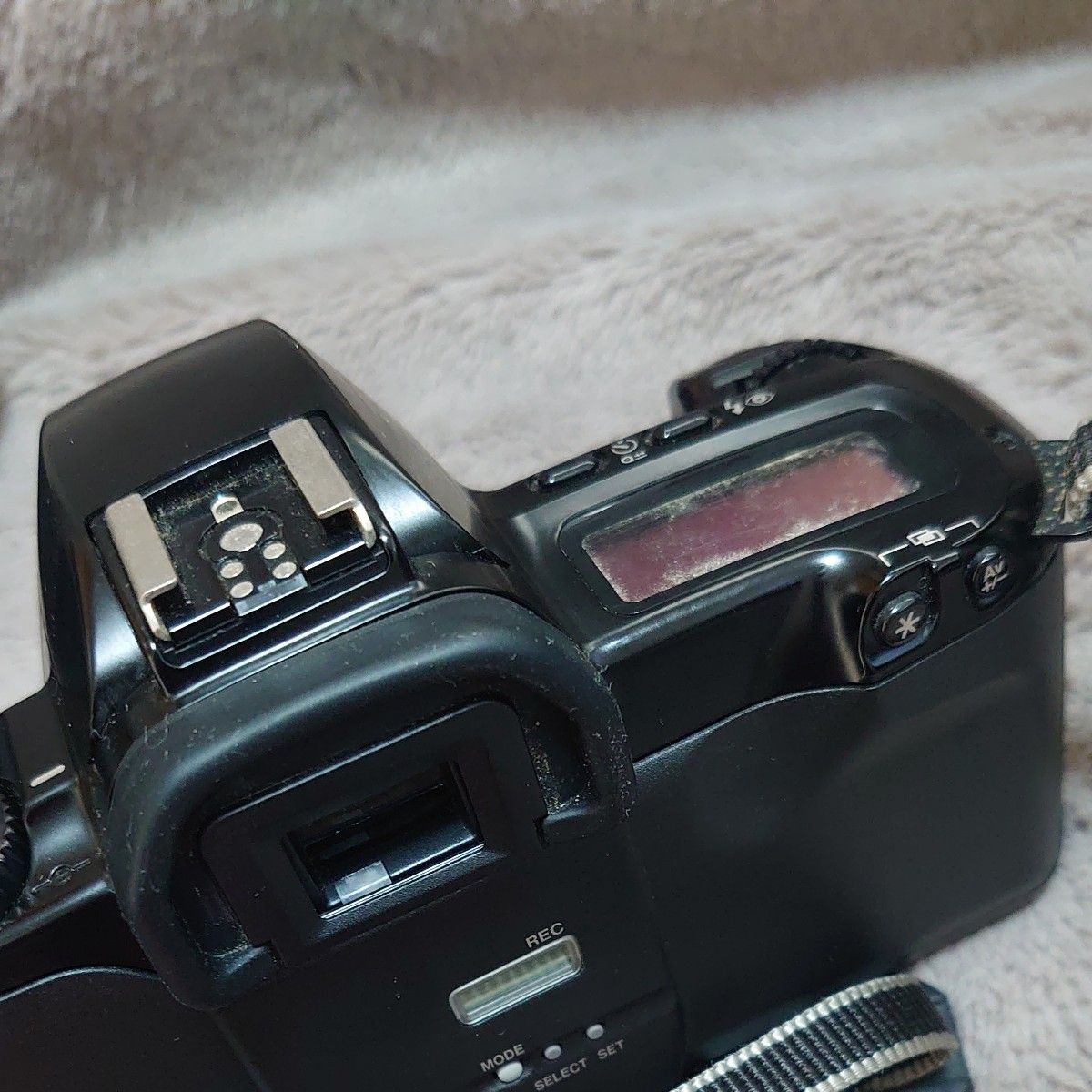 Canon EOS Kiss キャノン 一眼レフ フィルムカメラ 動作不明品 Canon EOS Kiss キャノン 一眼レフ フィルムカメラ 動作不明品