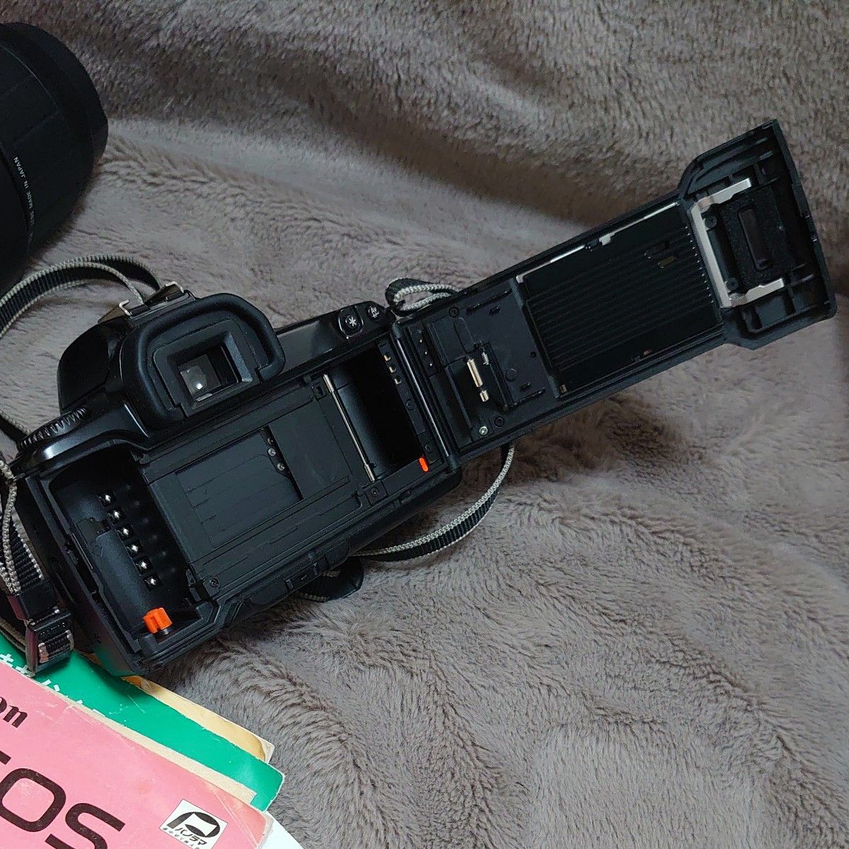 Canon EOS Kiss キャノン 一眼レフ フィルムカメラ 動作不明品 Canon EOS Kiss キャノン 一眼レフ フィルムカメラ 動作不明品