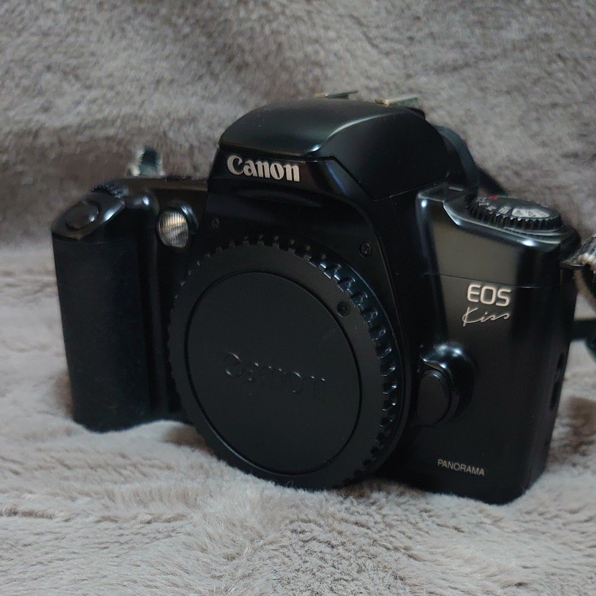 Canon EOS Kiss キャノン 一眼レフ フィルムカメラ 動作不明品 Canon EOS Kiss キャノン 一眼レフ フィルムカメラ 動作不明品