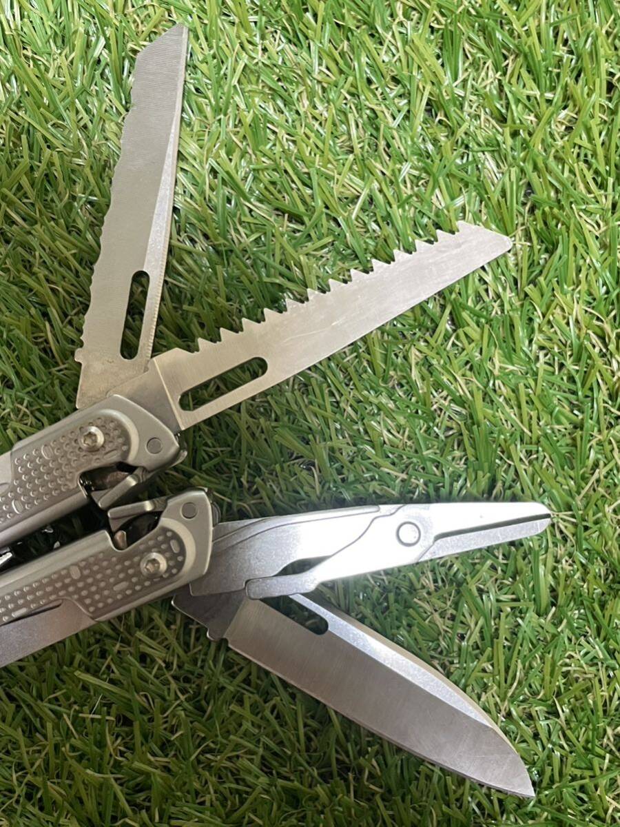 LEATHERMAN FREE P4 専用ナイロン製シース付　レザーマン　マルチツール　ツールナイフ マルチプライヤー_画像4