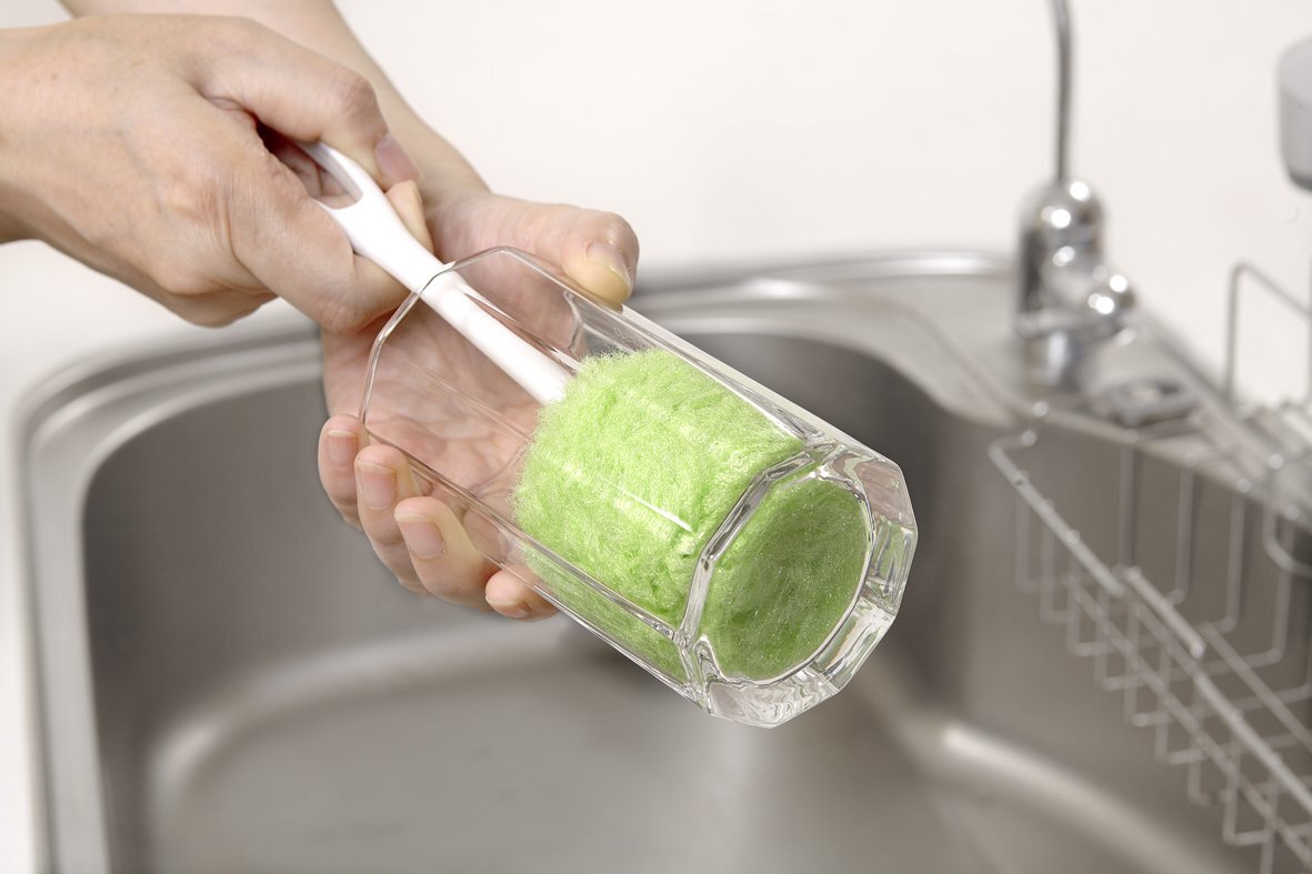サンコー ボトル洗い びっくりフレッシュ ピカピカコップ洗い 水だけでも汚れが落とせる特殊繊維 全長24cm グリーン 日本製 BL-40_画像2
