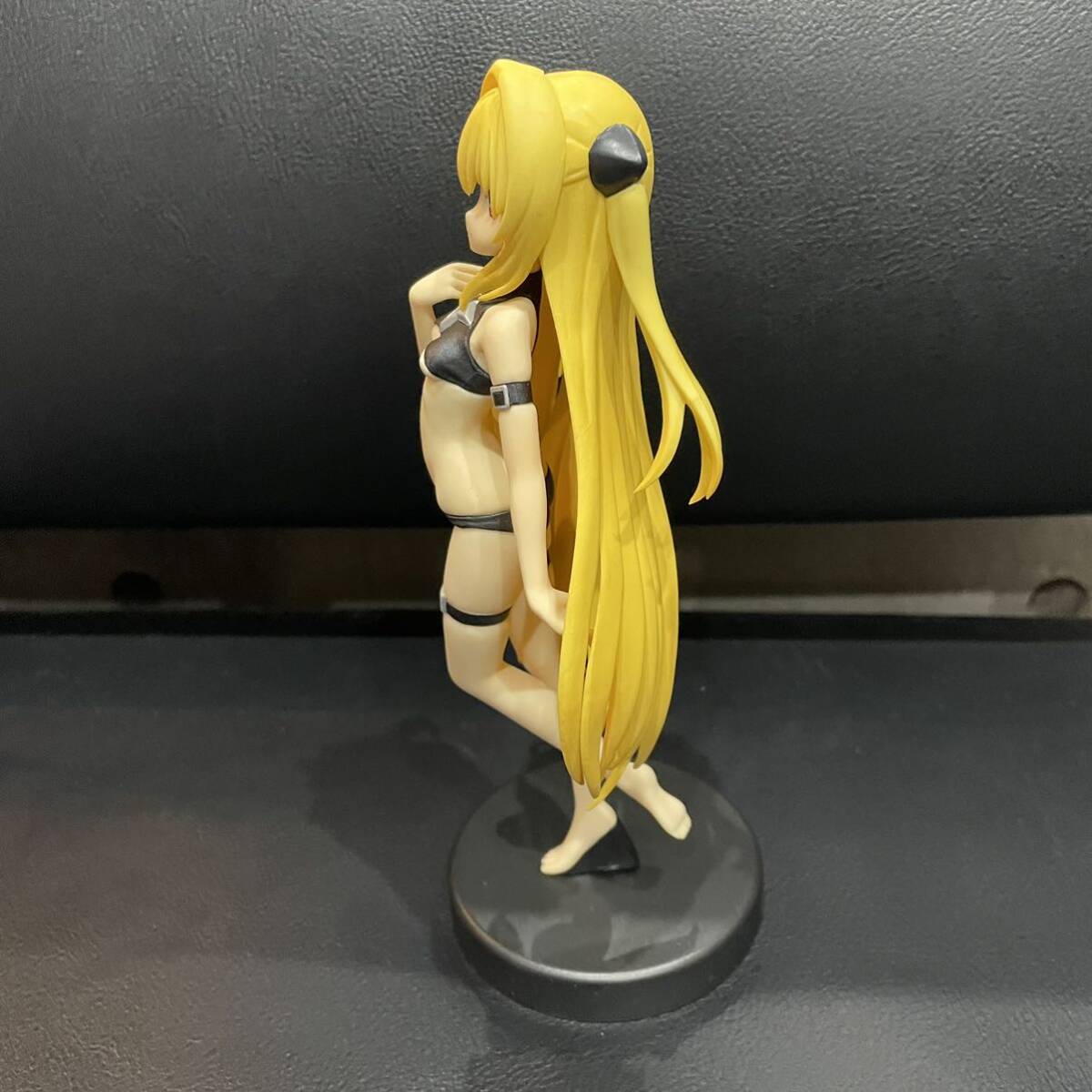 *[ present condition goods ]To LOVE..... dark nes special figure * gold color. . box less .2U-090